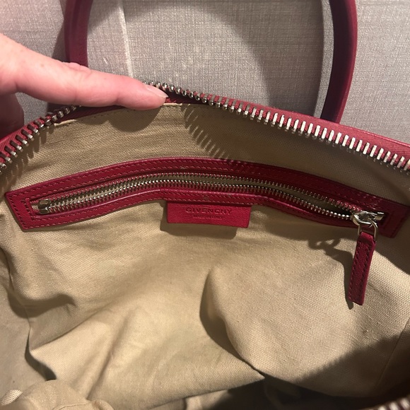 Givenchy Antigona Medium Red Leather Handbag - Picture 8 of 12